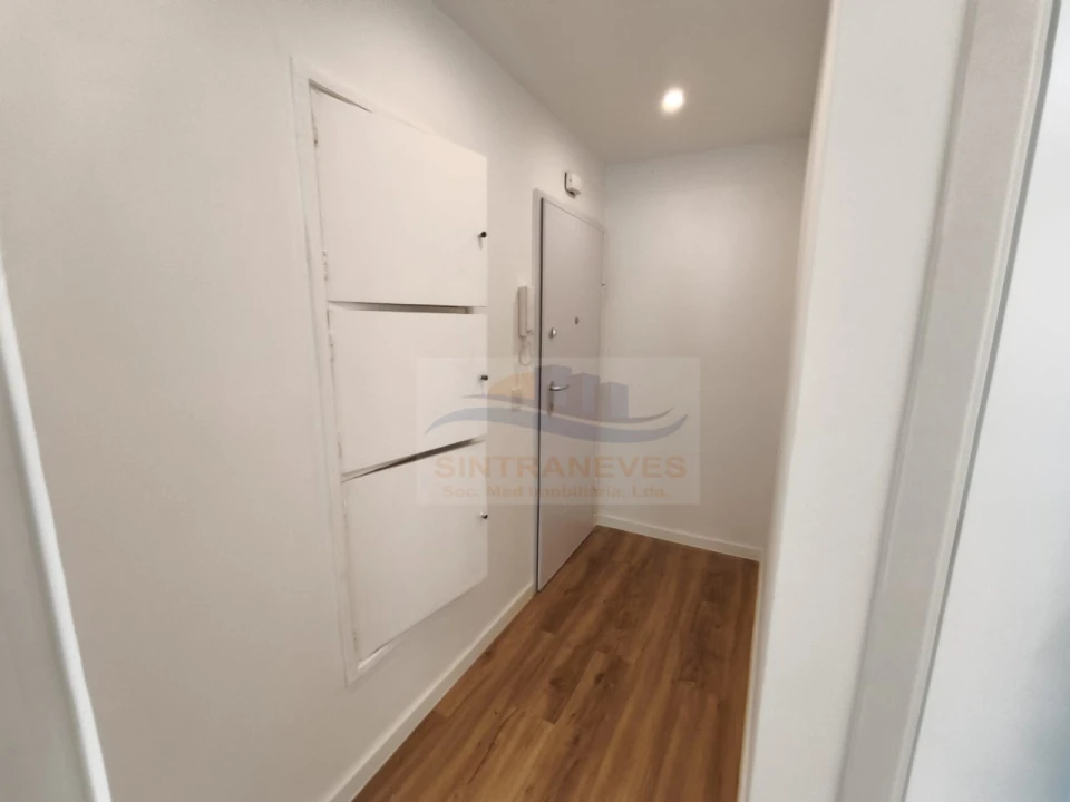 Apartamento T2 para Venda em Odivelas Foto 8