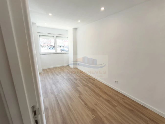 Apartamento T2 para Venda em Odivelas Foto 13