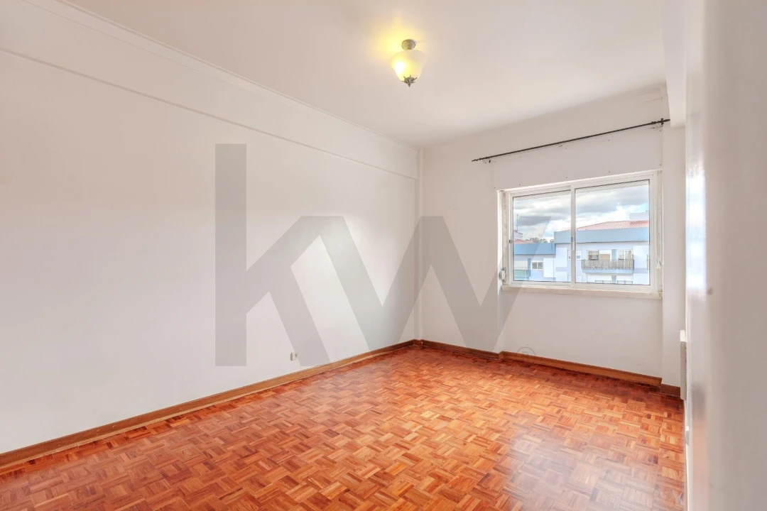 Apartamento T2 para Venda em Carnaxide e Queijas Foto 27