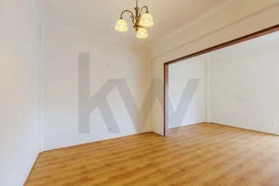 Apartamento T2 para Venda em Carnaxide e Queijas