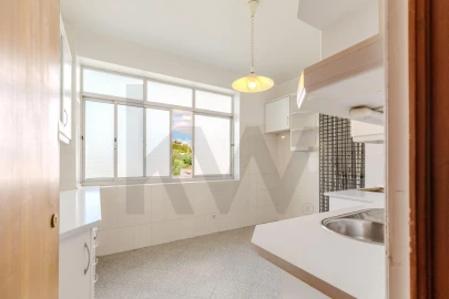 Apartamento T2 para Venda em Carnaxide e Queijas