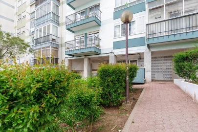 Apartamento T2 para Venda em Carnaxide e Queijas