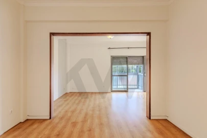 Apartamento T2 para Venda em Carnaxide e Queijas