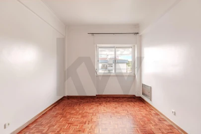 Apartamento T2 para Venda em Carnaxide e Queijas