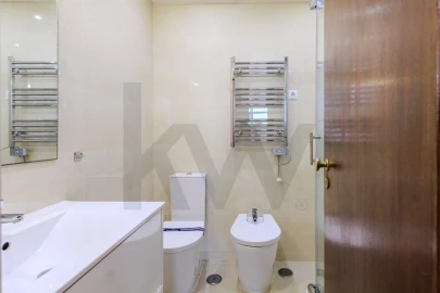 Apartamento T2 para Venda em Carnaxide e Queijas