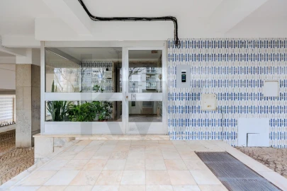 Apartamento T2 para Venda em Carnaxide e Queijas