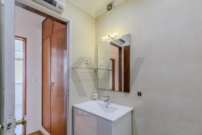 Apartamento T2 para Venda em Carnaxide e Queijas