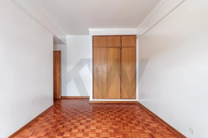 Apartamento T2 para Venda em Carnaxide e Queijas