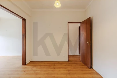 Apartamento T2 para Venda em Carnaxide e Queijas