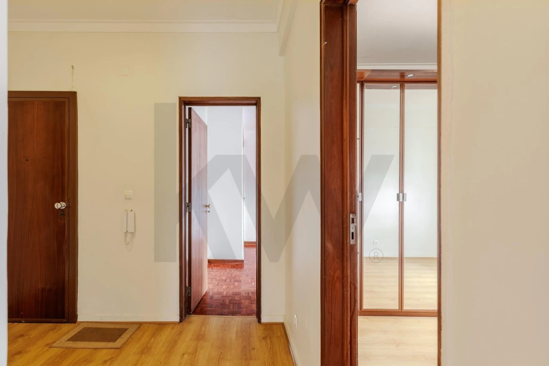 Apartamento T2 para Venda em Carnaxide e Queijas Foto 17