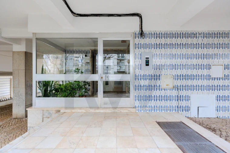 Apartamento T2 para Venda em Carnaxide e Queijas Foto 36