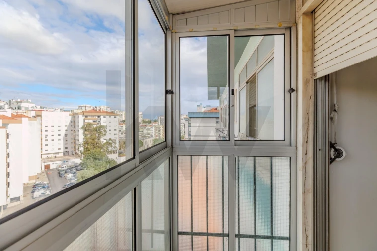 Apartamento T2 para Venda em Carnaxide e Queijas Foto 32