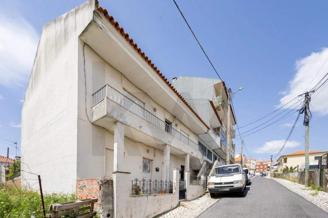 Moradia T4 para Venda em Casal de Cambra Foto 20