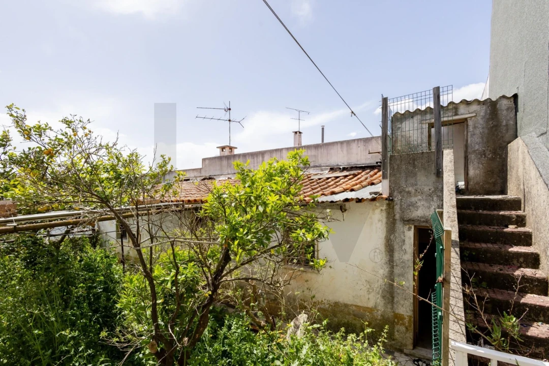 Moradia T4 para Venda em Casal de Cambra Foto 13