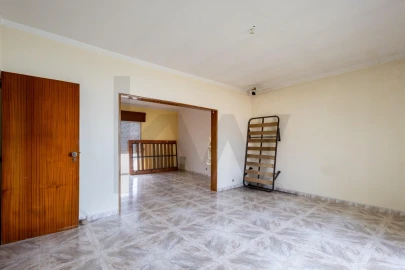 Moradia T4 para Venda em Casal de Cambra