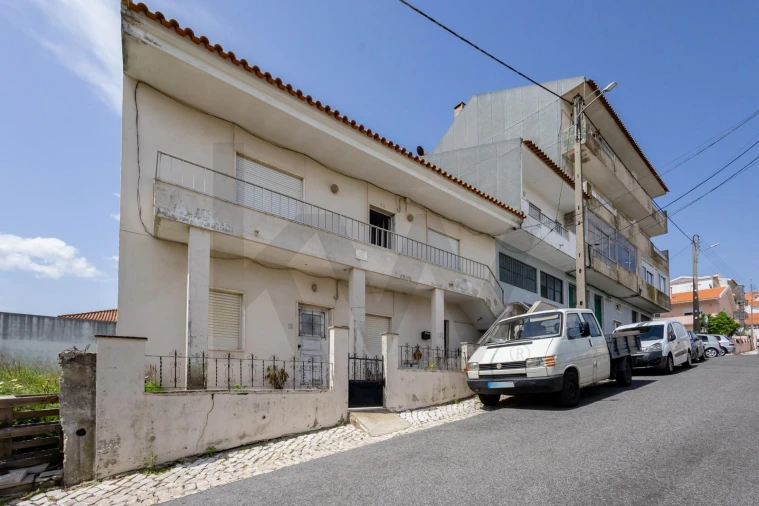 Moradia T4 para Venda em Casal de Cambra Foto 19