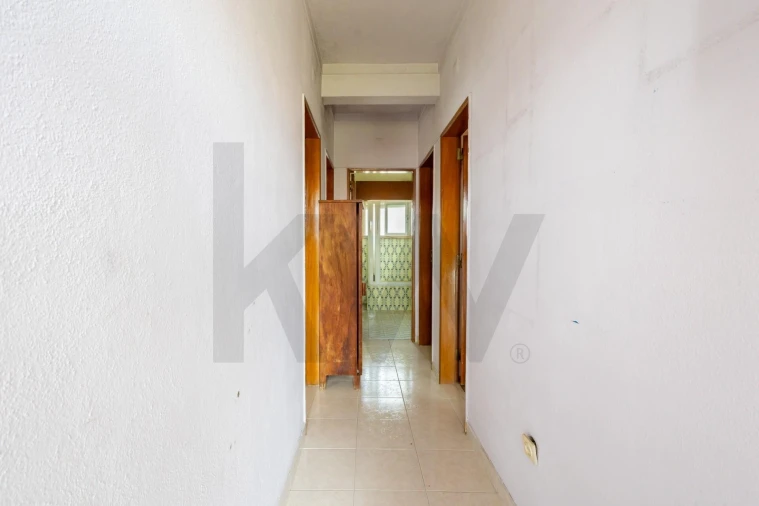 Moradia T4 para Venda em Casal de Cambra Foto 17