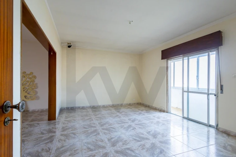 Moradia T4 para Venda em Casal de Cambra Foto 2