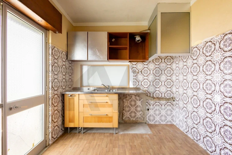 Moradia T4 para Venda em Casal de Cambra Foto 9