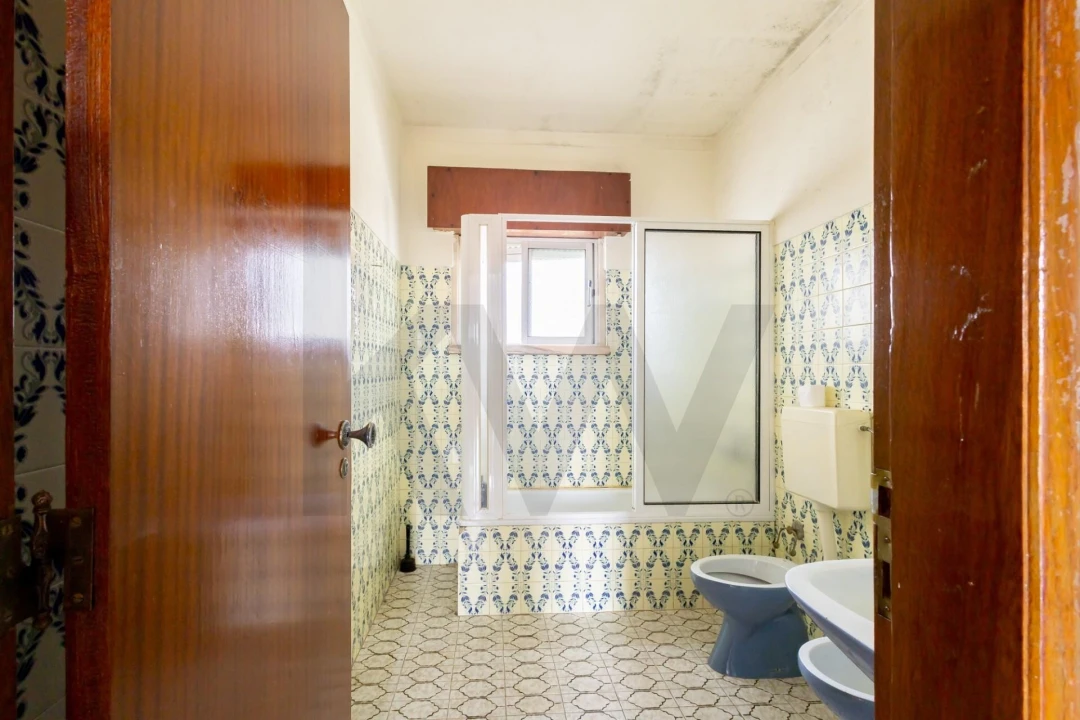 Moradia T4 para Venda em Casal de Cambra Foto 3