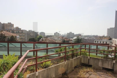 Apartamento T5 para Venda em Lordelo do Ouro e Massarelos