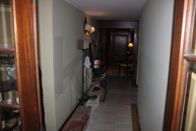 Apartamento T5 para Venda em Lordelo do Ouro e Massarelos