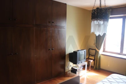 Apartamento T5 para Venda em Lordelo do Ouro e Massarelos