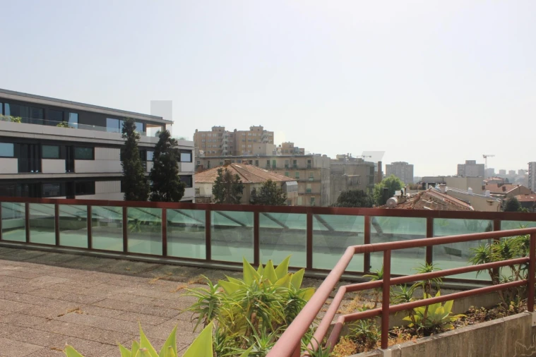 Apartamento T5 para Venda em Lordelo do Ouro e Massarelos Foto 30