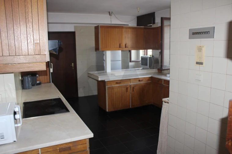 Apartamento T5 para Venda em Lordelo do Ouro e Massarelos Foto 35