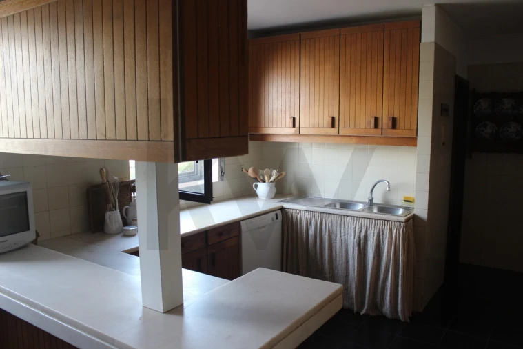 Apartamento T5 para Venda em Lordelo do Ouro e Massarelos Foto 36