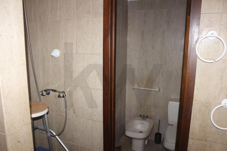 Apartamento T5 para Venda em Lordelo do Ouro e Massarelos Foto 18