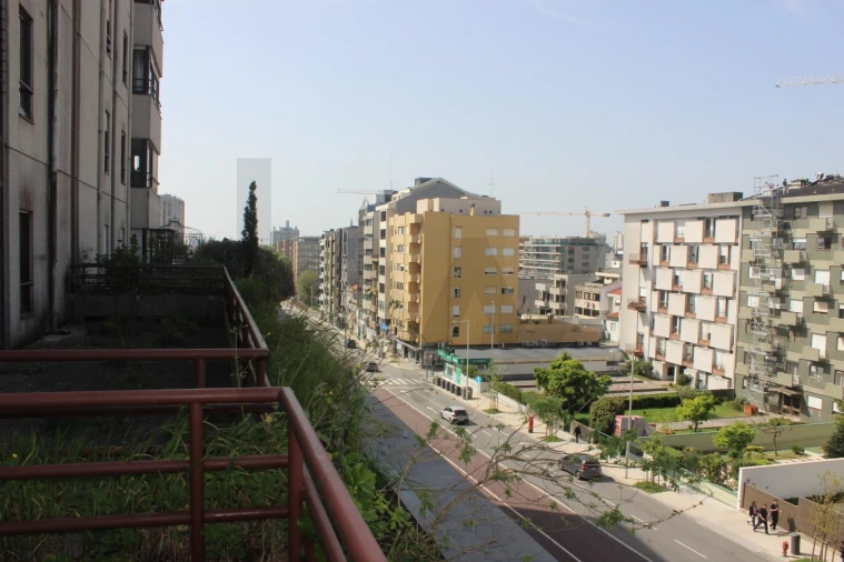 Apartamento T5 para Venda em Lordelo do Ouro e Massarelos Foto 2