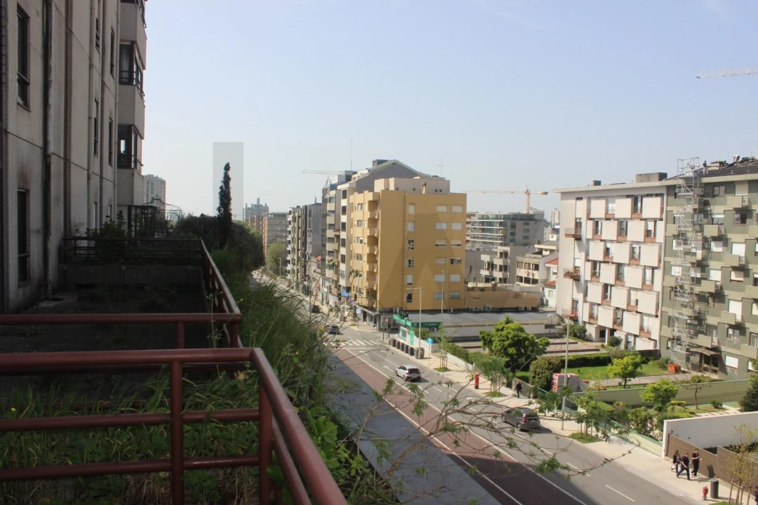 Apartamento T5 para Venda em Lordelo do Ouro e Massarelos Foto 2