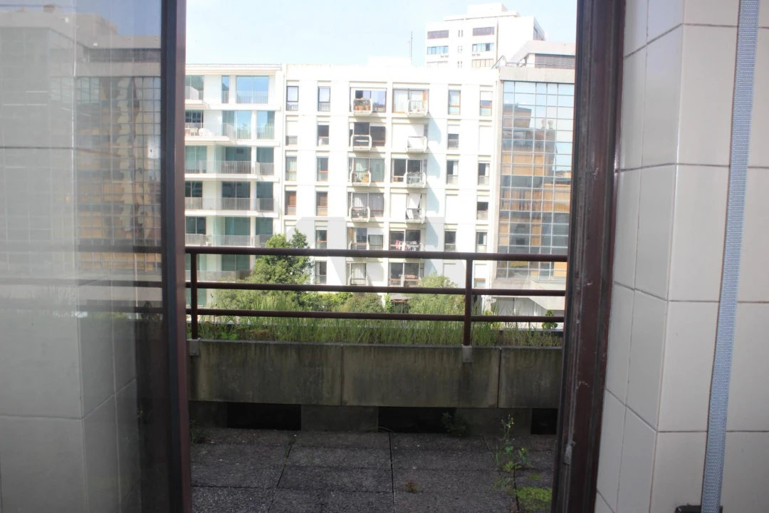 Apartamento T5 para Venda em Lordelo do Ouro e Massarelos Foto 37
