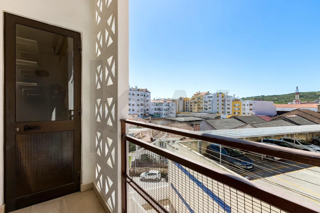 Apartamento T5 para Arrendamento em Santa Maria, São Pedro e Matacães Foto 23