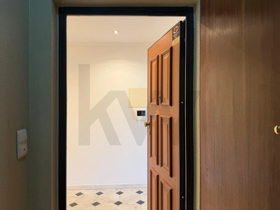 Apartamento T5 para Arrendamento em Santa Maria, São Pedro e Matacães Foto 33