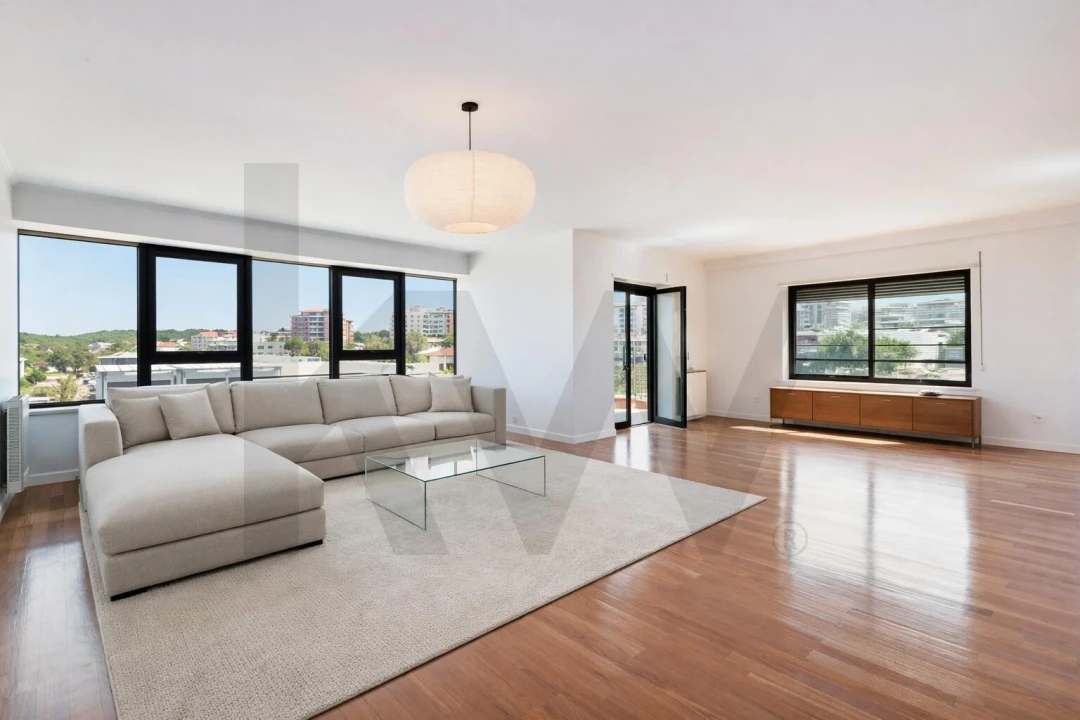 Apartamento T5 para Arrendamento em Santa Maria, São Pedro e Matacães Foto 3