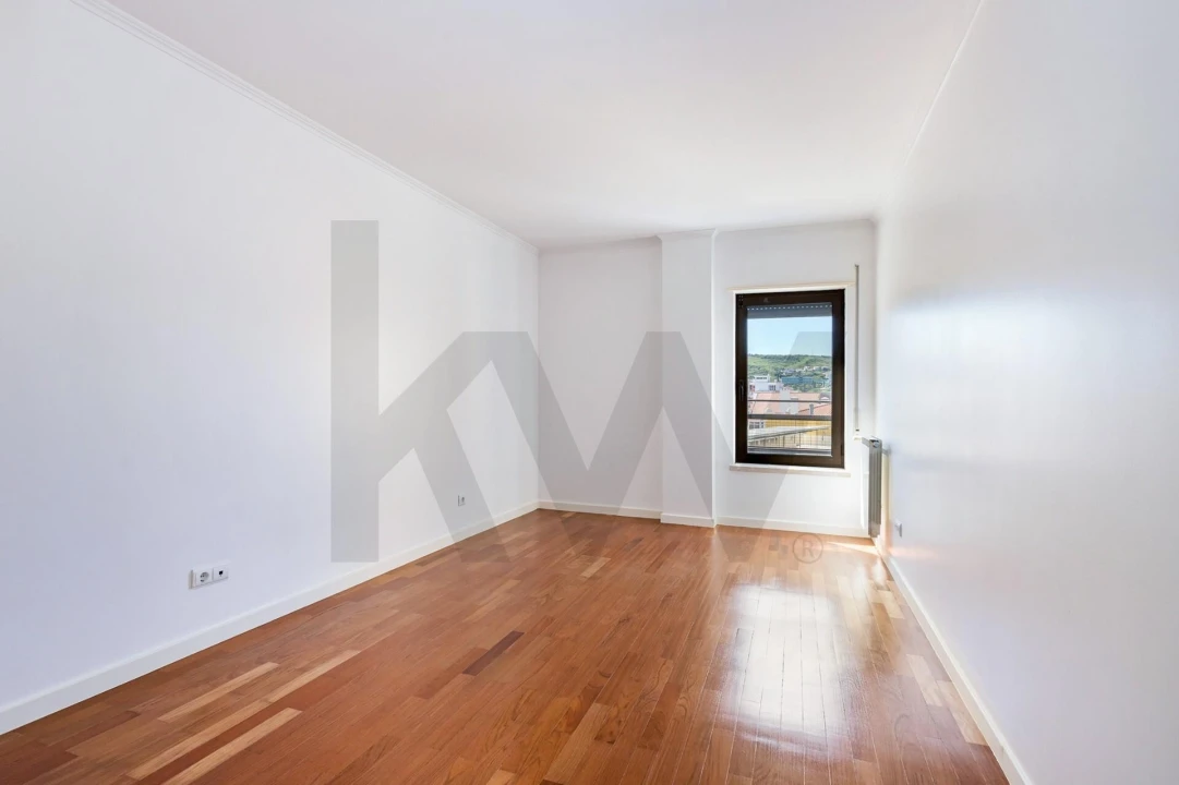 Apartamento T5 para Arrendamento em Santa Maria, São Pedro e Matacães Foto 19