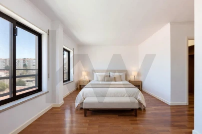 Apartamento T5 para Arrendamento em Santa Maria, São Pedro e Matacães