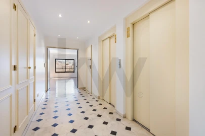 Apartamento T5 para Arrendamento em Santa Maria, São Pedro e Matacães