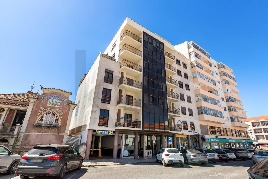 Apartamento T5 para Arrendamento em Santa Maria, São Pedro e Matacães Foto 27