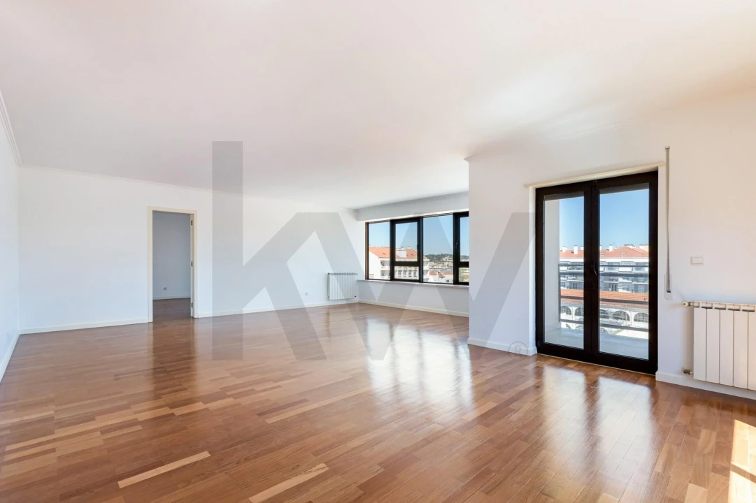 Apartamento T5 para Arrendamento em Santa Maria, São Pedro e Matacães Foto 9