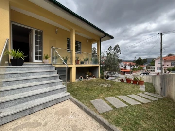 Moradia T3 para Venda em Santa Eulalia