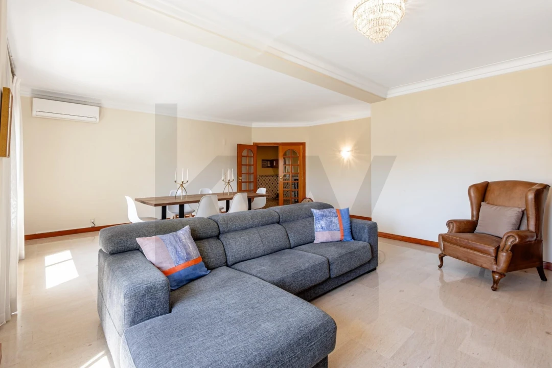 Apartamento T3 para Arrendamento em Lumiar Foto 7