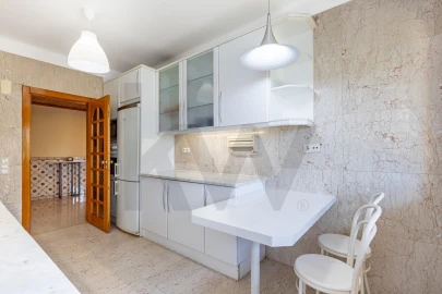 Apartamento T3 para Arrendamento em Lumiar