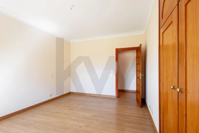 Apartamento T3 para Arrendamento em Lumiar