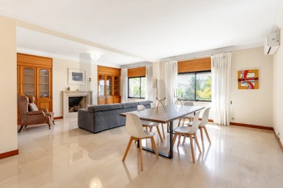 Apartamento T3 para Arrendamento em Lumiar