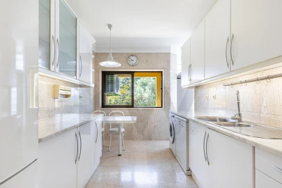 Apartamento T3 para Arrendamento em Lumiar