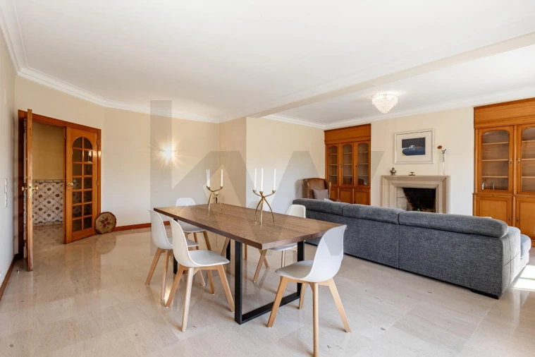 Apartamento T3 para Arrendamento em Lumiar Foto 4