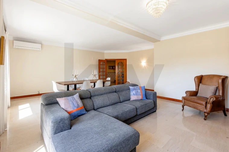 Apartamento T3 para Arrendamento em Lumiar Foto 7